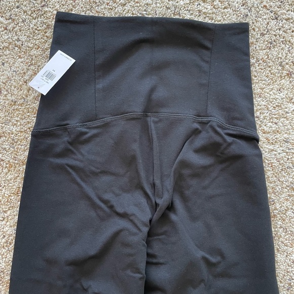 Tummy control post-pregnancy leggings - Picture 8 of 10